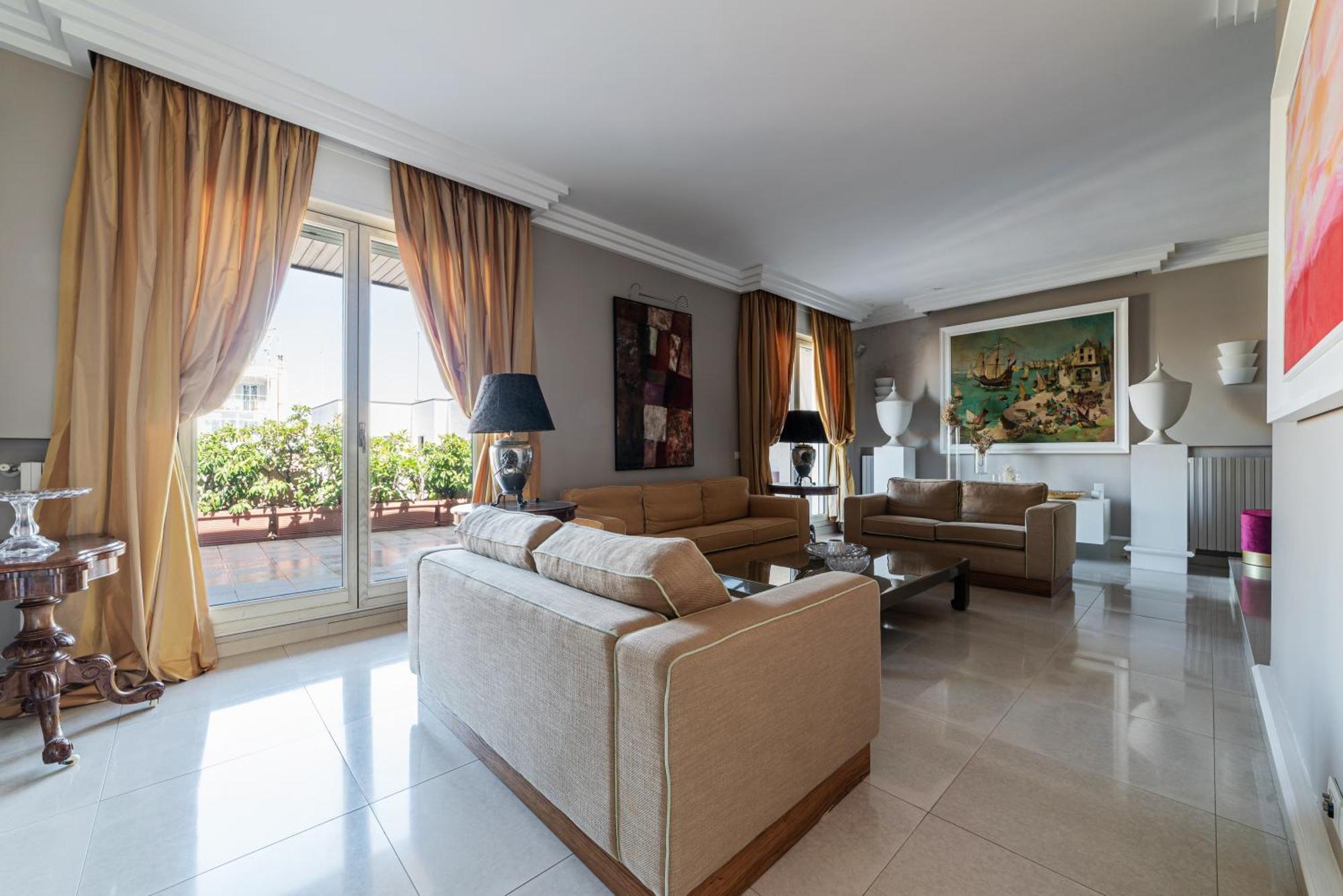 Tawn Luxury Apartment Bari